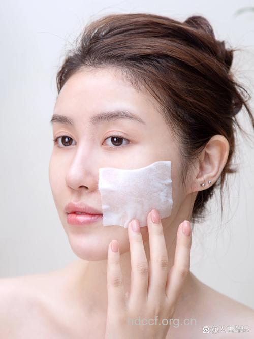 面部控油 做尤物不做“油物”