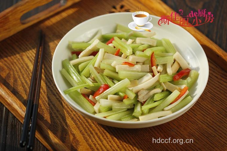 芹菜芭乐 八种食物保护牙齿健康