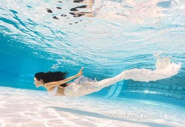 分享美人鱼游泳的防晒秘籍