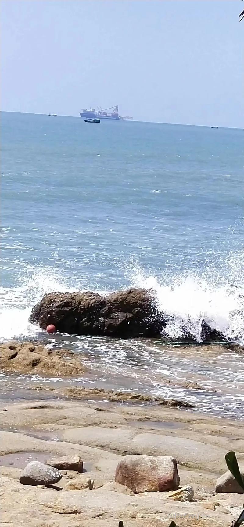 暑伏热浪拍你在中风沙滩上