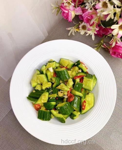 夏天解暑开胃多吃黄瓜