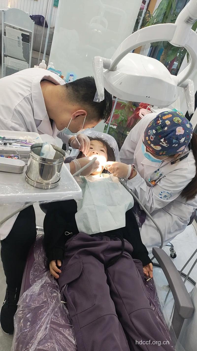 带孩子看牙医时父母该知道的事