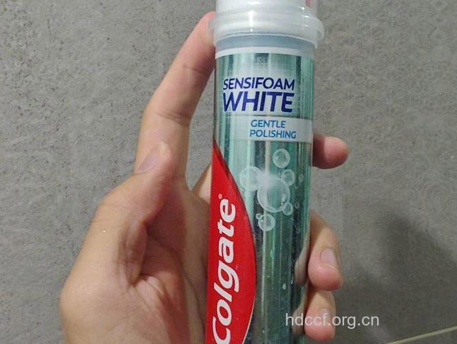 使用牙膏要悠着点