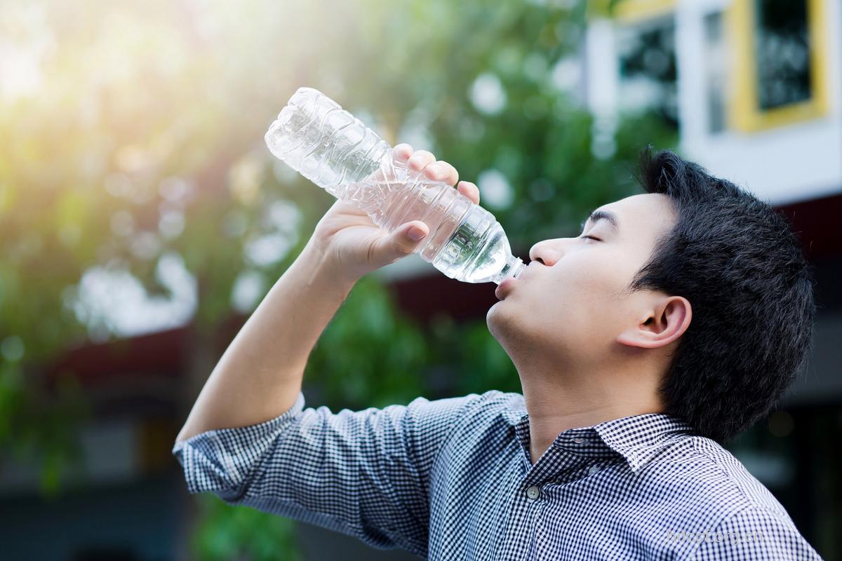 男人有哪些正确喝水方法