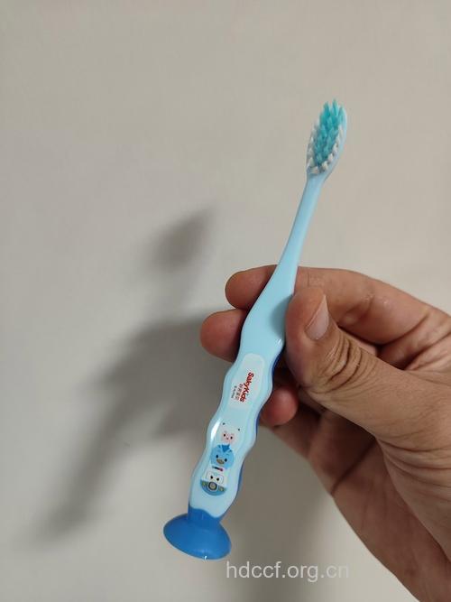 老人用儿童牙刷可保护口腔