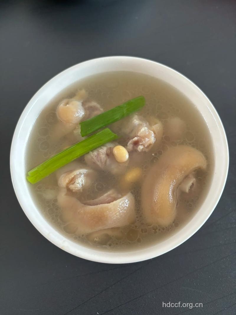 坐月子吃什么|坐月子可以吃猪蹄筋吗