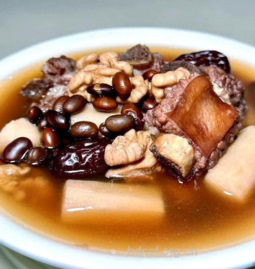 黑豆排骨汤 补肾又养发