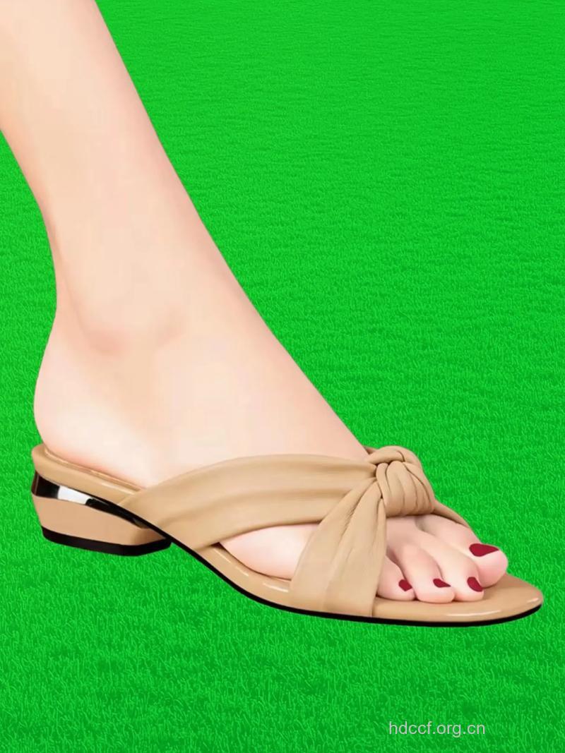 女性常穿凉拖鞋易得皮肤癌