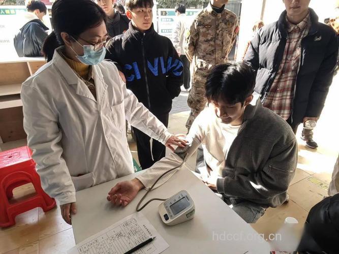 2010年上饶市冬季征兵体检圆满结束