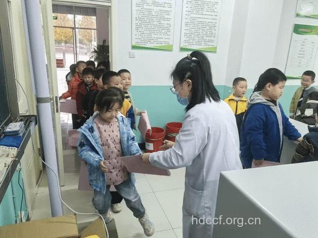 从2010年起青岛中小学生享受免费体检待遇