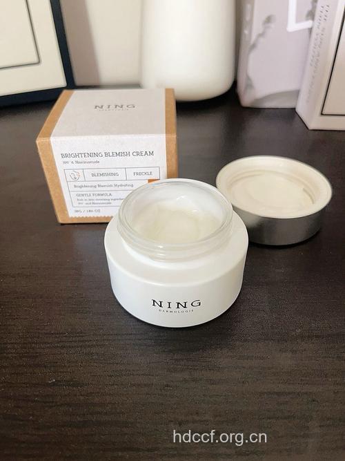 黄褐斑慎用美白化妆品