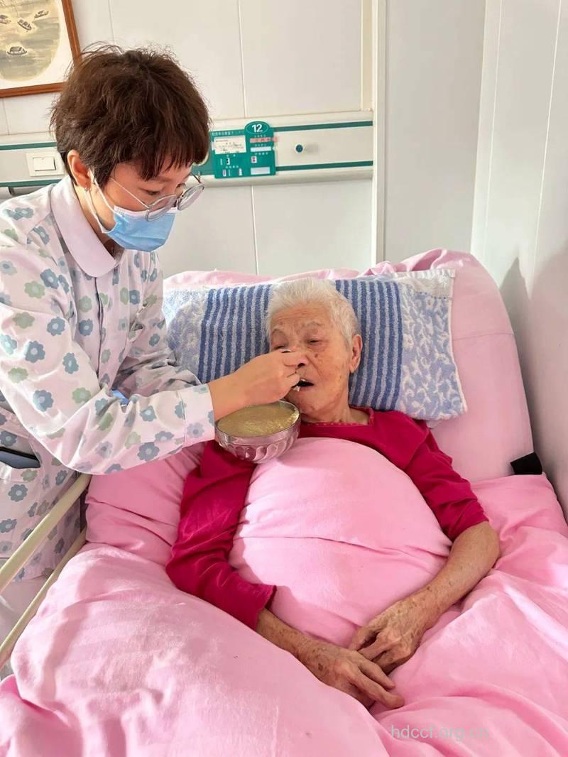 护理患有胃癌的老人有哪些方法