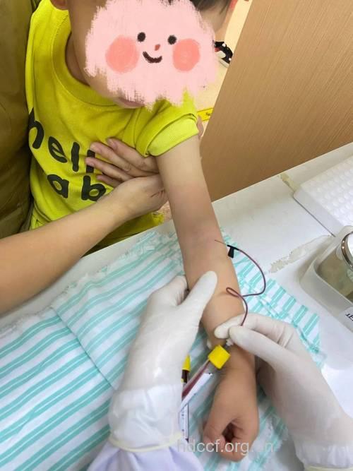 抽血检查会伤孩子吗？