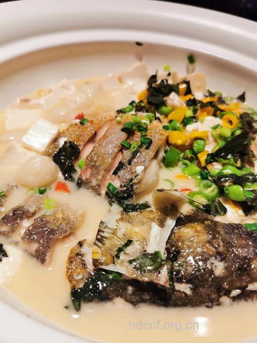 春困频发 不如来碗紫苏鱼头汤