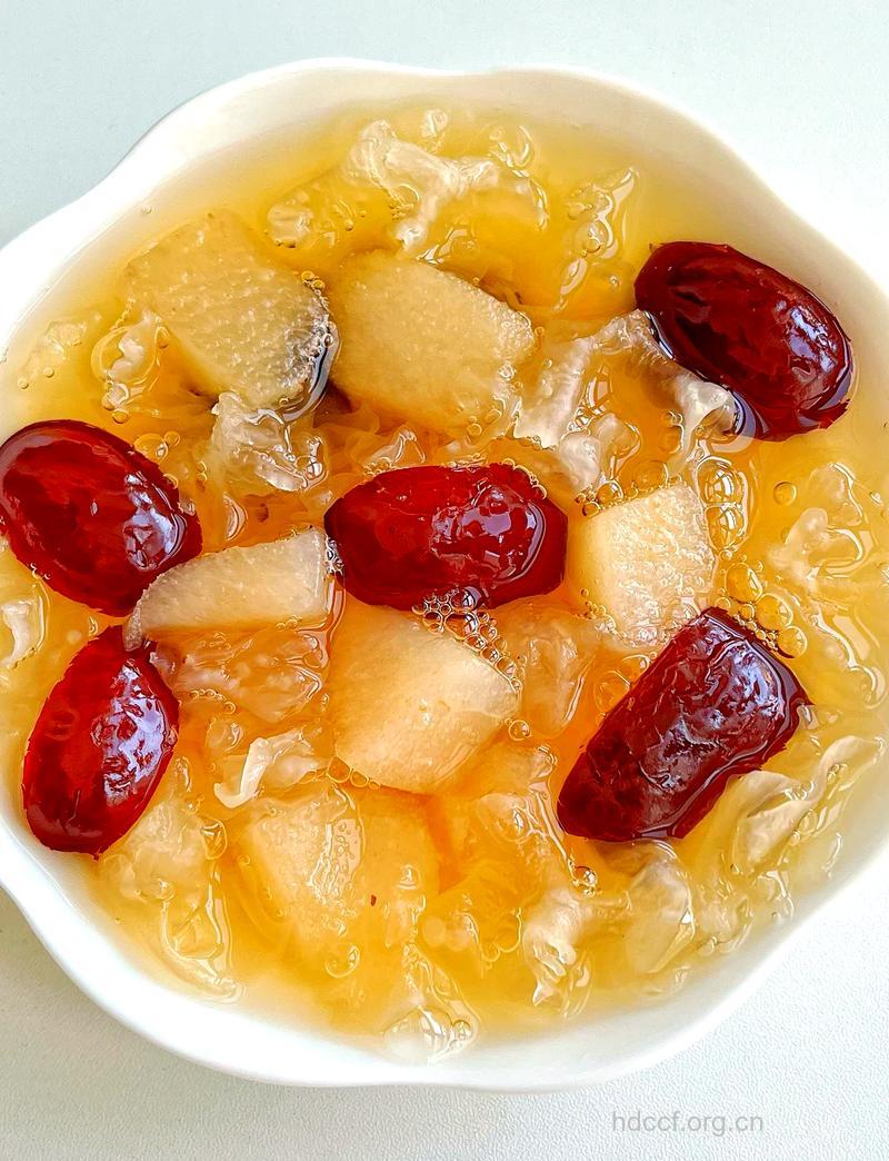 银耳红枣汤多久喝一次 夏天多吃冬季少食