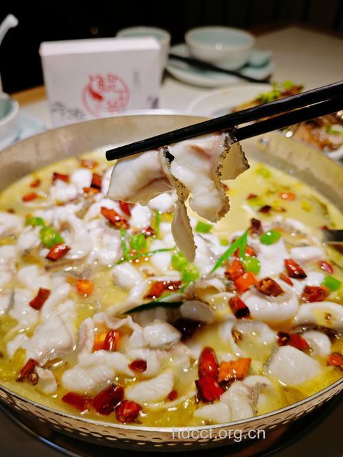 酸菜鱼火锅可引发胃癌