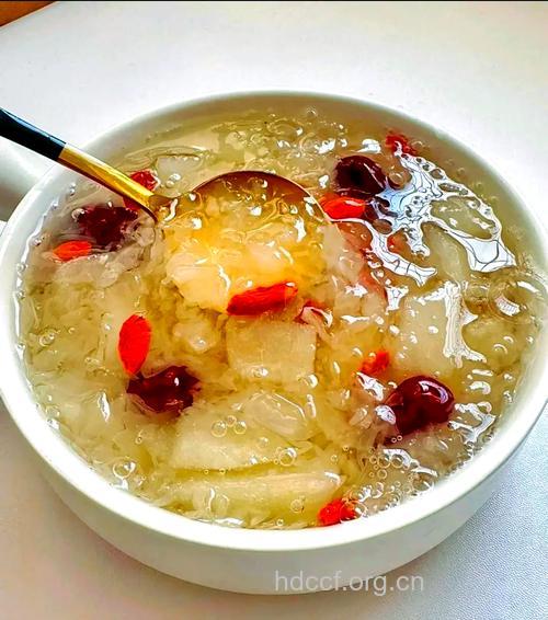 秋季吃银耳能润燥 银耳怎么吃效果最好