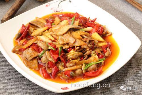 丈夫天天吃泡椒猪肝 吃成痛风