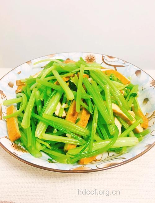 降压保肝菜之芹菜炒香干