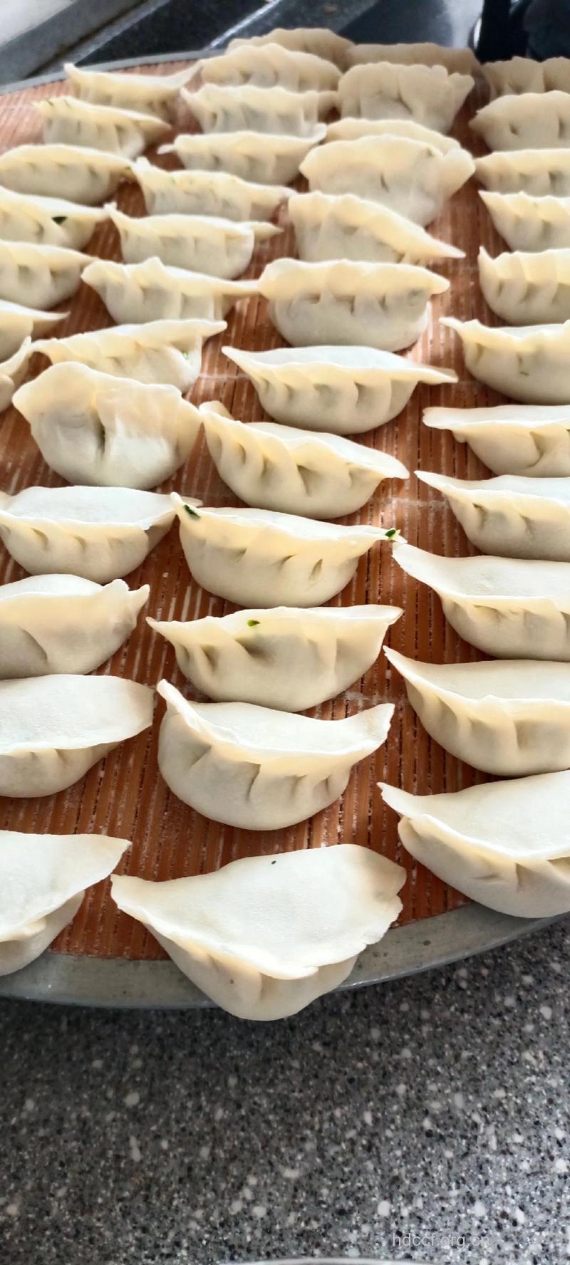 曲曲菜包饺子怎么吃 曲曲菜饺子的做法