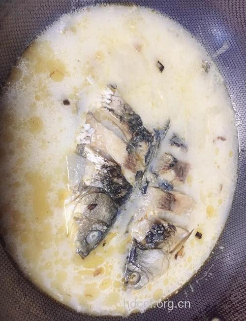 慢性胃炎养生食谱之冬瓜鲤鱼汤