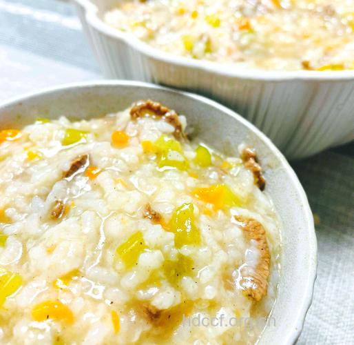 脂肪肝养生食谱之橙汁胡萝卜芹菜粥