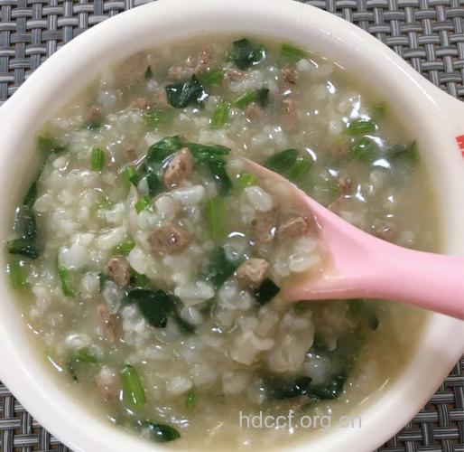 明目养生食谱之羊肝菠菜玉米粥