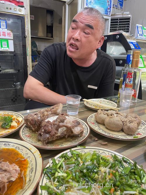 爱吃烧烤24岁小伙患结肠癌