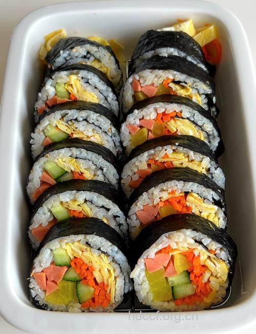 韩式紫菜包饭的做法大全