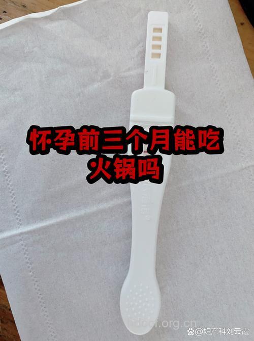 旧报纸垫桌子,小心细菌吃进肚