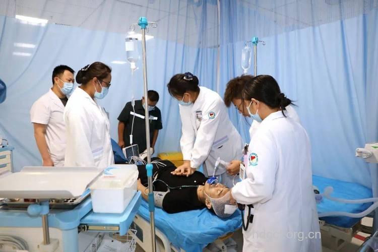 车祸时抢救受伤人员的基本急救办法