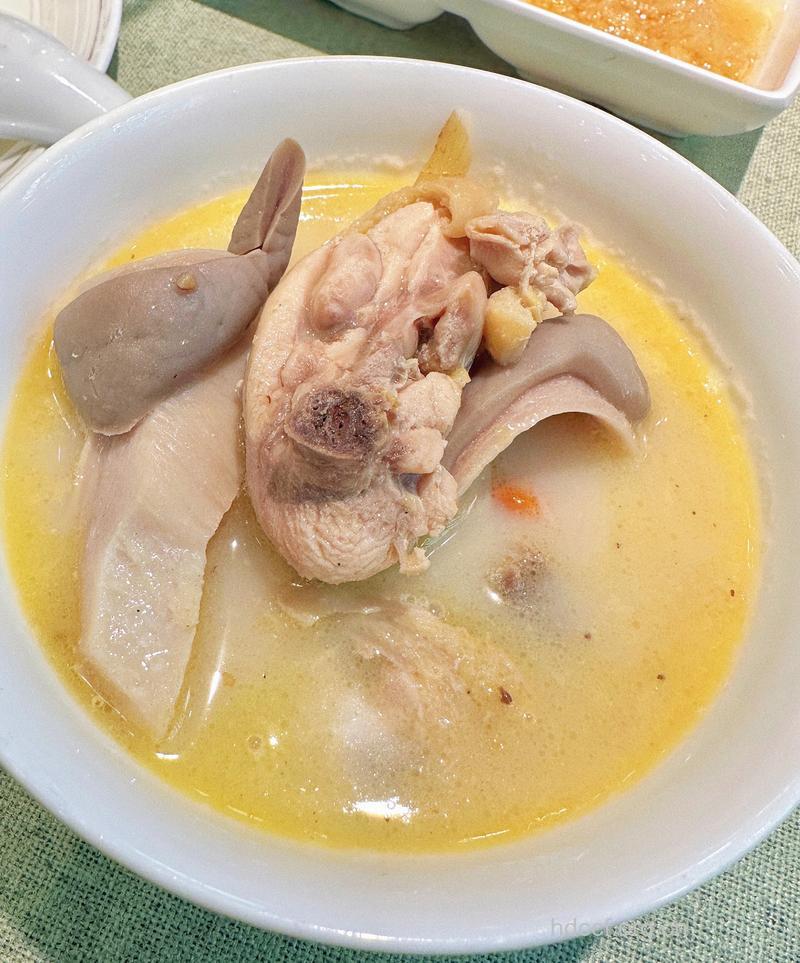 冬季暖胃第一汤:猪肚煲汤