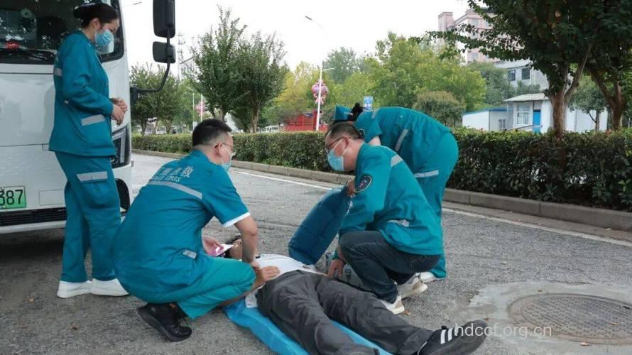 车祸导致腹部外伤如何急救