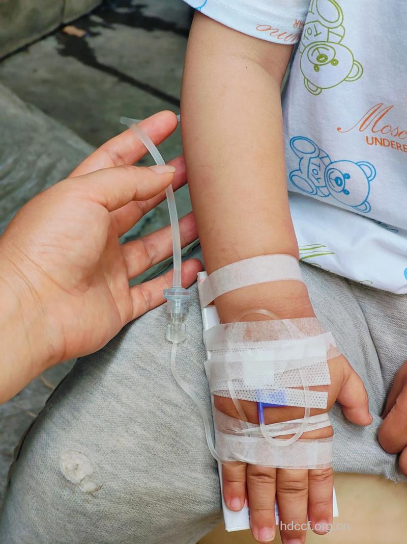 感冒发烧打针比吃药快？