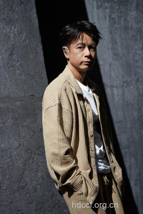 李克勤 为保家庭成熟男人不谈隐私
